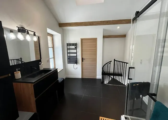 Maison Suspendue Avec Jacuzzi Privatif