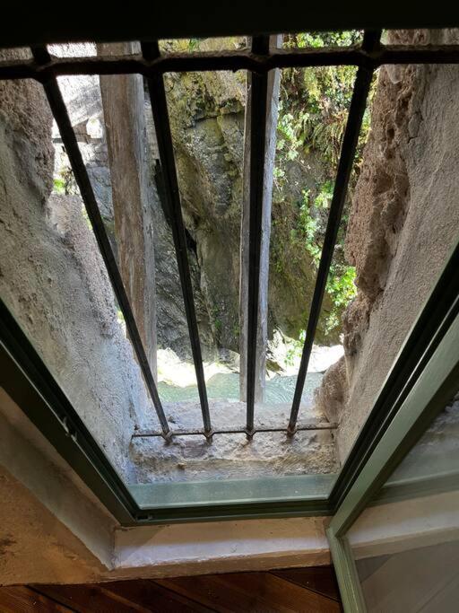 Holiday home Maison Suspendue Avec Jacuzzi Privatif